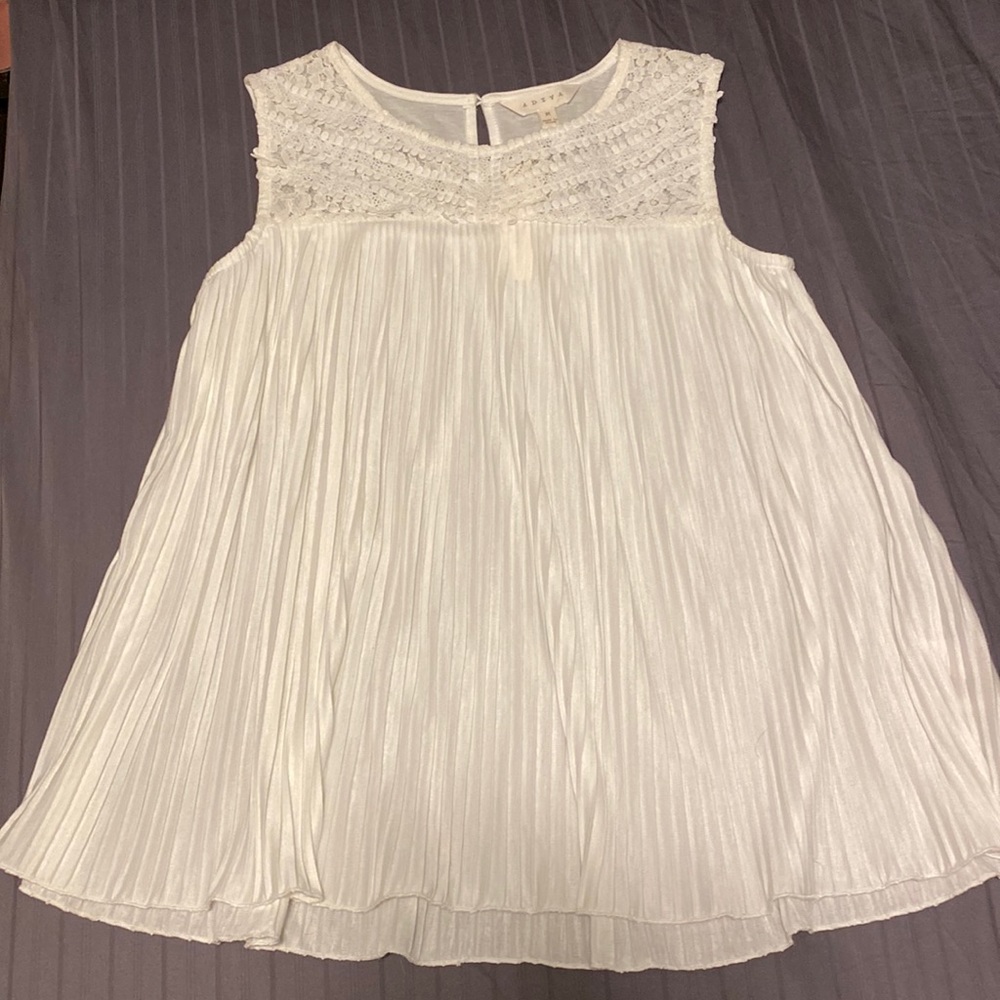 Adiva Sleeveless Blouse - White lace top